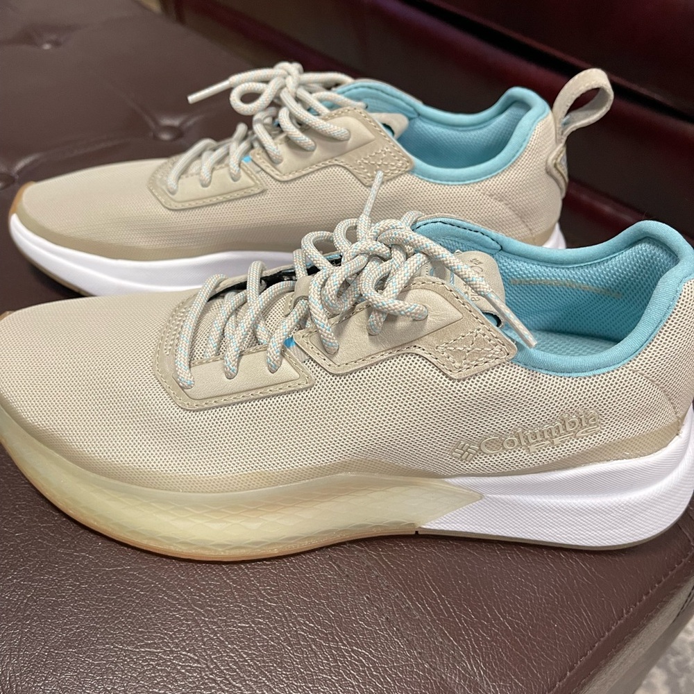 Columbia Women's Tan and Teal Sneakers